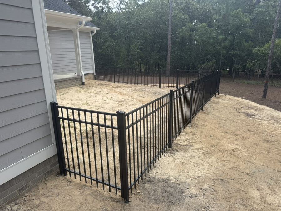 Aluminum fence with decorative posts