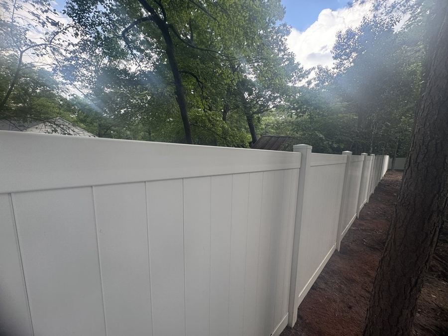 Vinyl fence around an Apex backyard