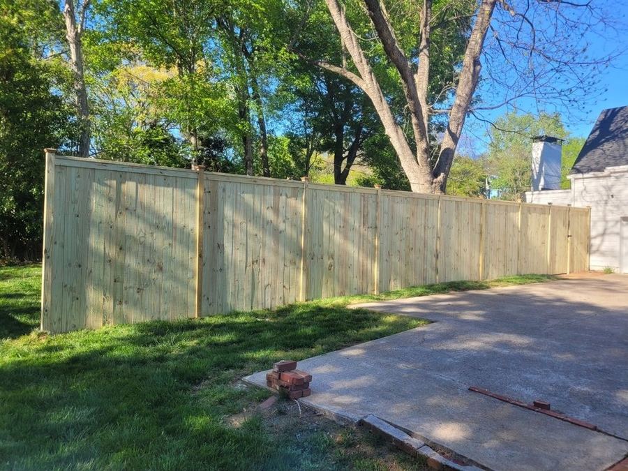 Wood cap and trim fence style