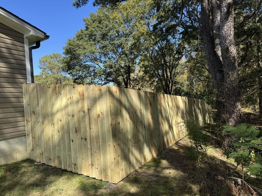 Fresh dog-ear privacy fence installation